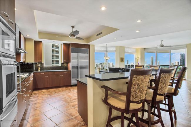 2101 - 6000 Island Blvd, Condo with 5 bedrooms, 5 bathrooms and null parking in Aventura FL | Image 9