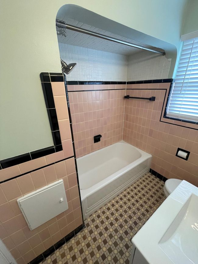 Harvard Bathroom 2 | Image 15