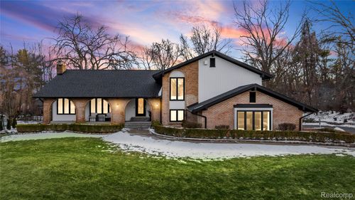 3681 Maxwell Ct, Bloomfield Hills, MI, 48301-2034 | Card Image