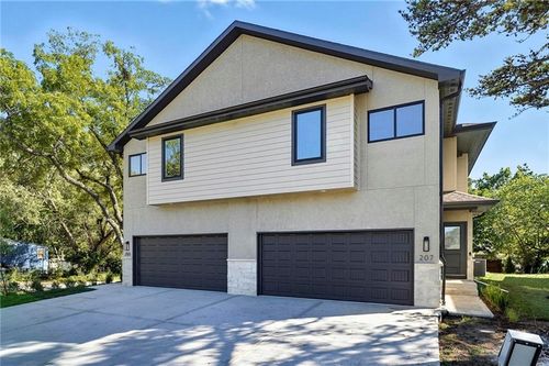 211 Nw Orchard St, Lee's Summit, MO, 64063-3285 | Card Image