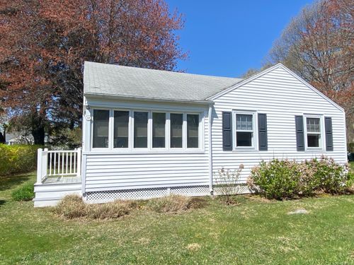 318 Billow Rd, Old Lyme, CT, 06371-2101 | Card Image