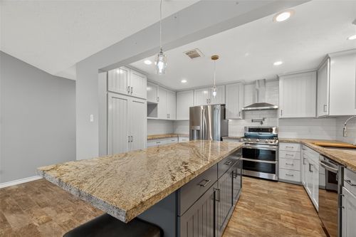 16811 Bougainvilla Ln, Friendswood, TX, 77546-3415 | Card Image