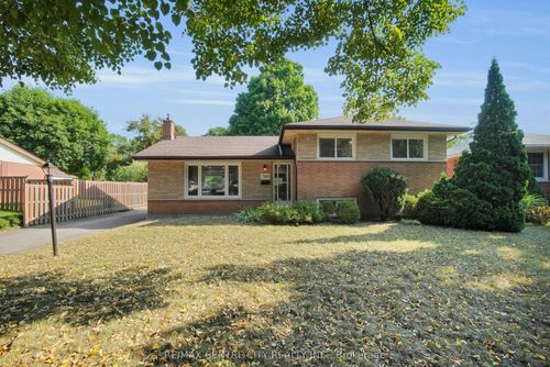 700 Glengyle Cres, London, ON, N5X1X7 | Card Image