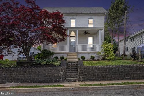 33 Green St, Souderton, PA, 18964-1703 | Card Image