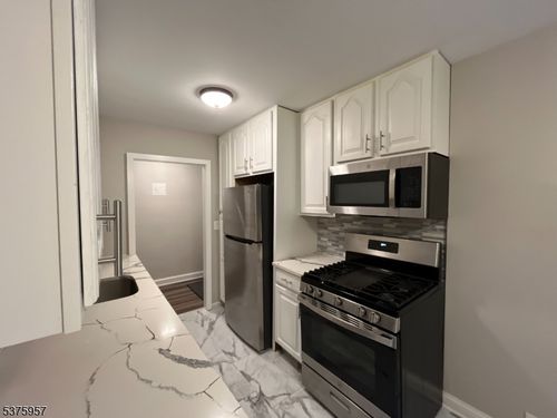 apt-201b-126 Hackett Pl, Rutherford, NJ, 07070-1664 | Card Image