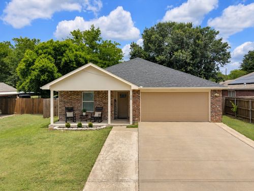 115 E Cason St, Irving, TX, 75061-4719 | Card Image