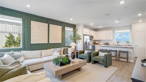 1721 Eagle Rd, Rialto, CA, 92376-2330 | Card Image