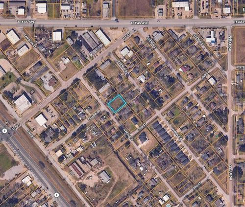 421 Avenue A, La Marque, TX, 77568-4334 | Card Image