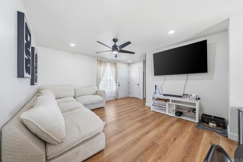 10461 Stanfield Cir, San Diego, CA, 92126-3323 | Card Image