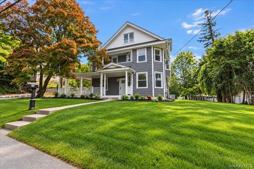 28 Ketewomoke Dr, Halesite, NY, 11743-2137 | Card Image