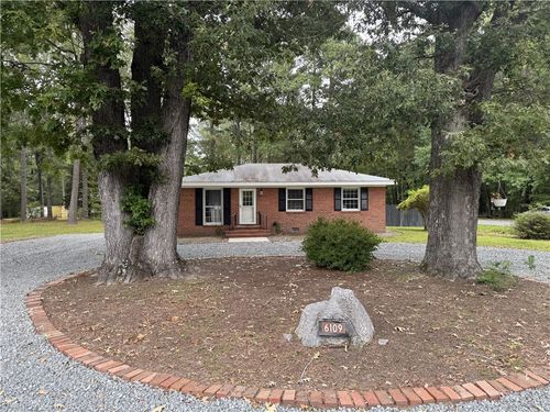 6109 Buckley Hall Rd, Cobbs Creek, VA, 23035-2107 | Card Image