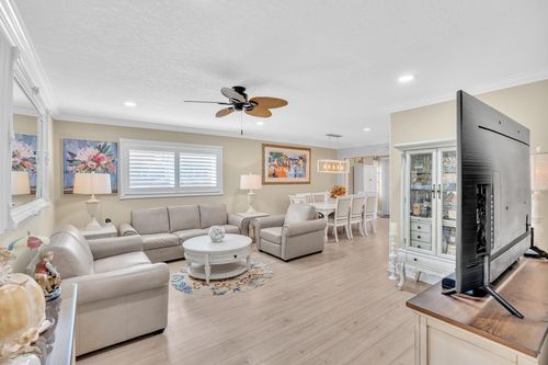 101-34 Colonial Club Dr, Boynton Beach, FL, 33435-8409 | Card Image