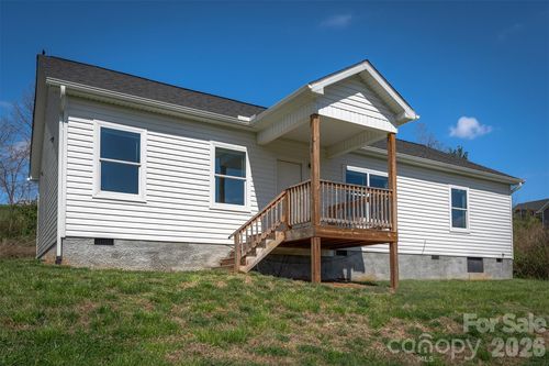 138 Indian Paintbrush Ln, Alexander, NC, 28701-0200 | Card Image
