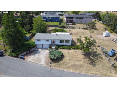 2925 Hillcrest Dr, Baker City, OR, 97814-4133 | Card Image