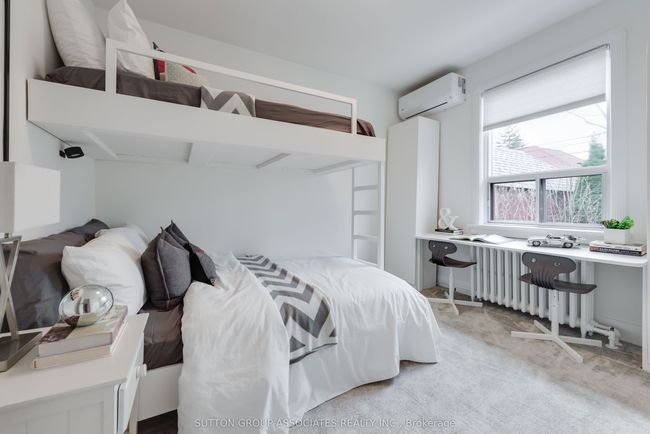 542 Atlas Ave, House other with 3 bedrooms, 2 bathrooms and 2 parking in York ON | Image 20