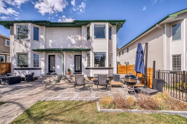 1 - 2126 35 Avenue Sw, Home with 2 bedrooms, 1 bathrooms and 1 parking in Calgary AB | Image 1