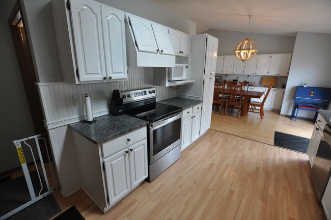 620 5 Th Ave, House other with 3 bedrooms, 3 bathrooms and 4 parking in MARENGO IL | Image 4