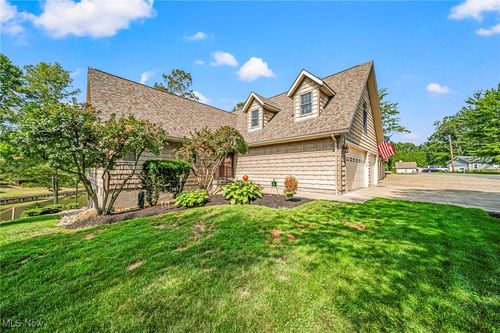 1418 Lake Vue Dr, Roaming Shores, OH, 44085-9755 | Card Image