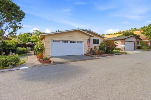 213 Mountain Springs Dr, San Jose, CA, 95136-1209 | Card Image