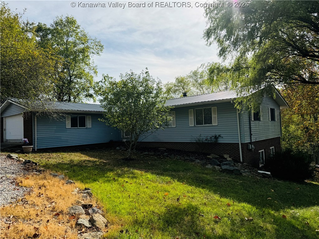 Lee St, Ripley, WV 25271