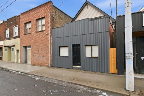 {{alt}} | Card Image