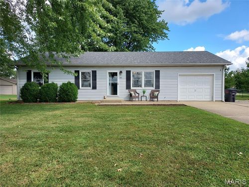 1303 Cardinal Dr, Greenville, IL, 62246-2522 | Card Image