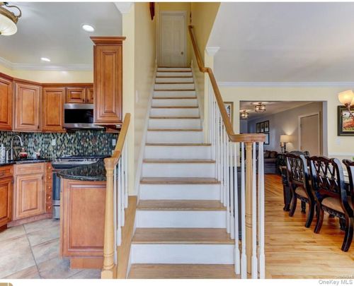 1004 Wool Ave, Franklin Square, NY, 11010-2315 | Card Image