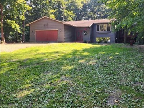 28957 Linden Ave, Lindstrom, MN, 55045-9619 | Card Image