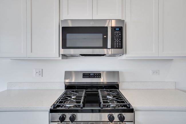 464 Carpathian Dr, Townhouse with 3 bedrooms, 3 bathrooms and 2 parking in Crystal Lake IL | Image 14