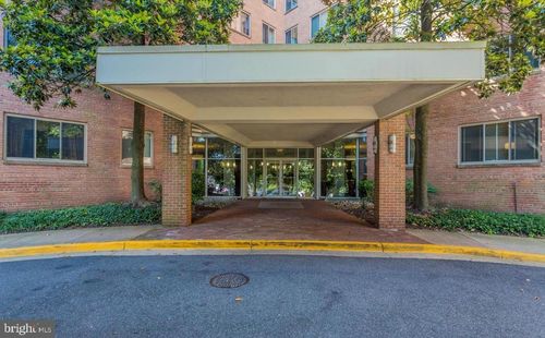 apt-b109-3000 Spout Run Pkwy, ARLINGTON, VA, 22201-4211 | Card Image