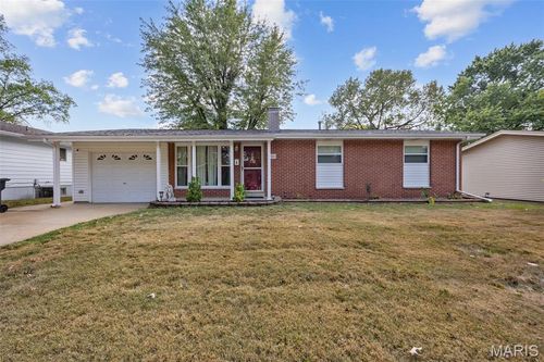 200 Calbreath Ct, Florissant, MO, 63031-8006 | Card Image