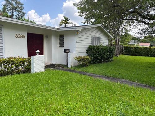 8285 Sw 104th St, Miami, FL, 33156-3551 | Card Image