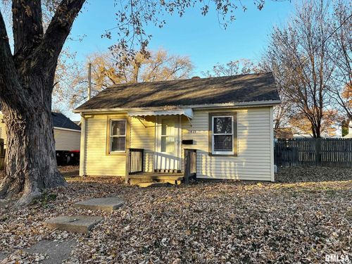 1411 E Crestwood Dr, Peoria, IL, 61614-7821 | Card Image