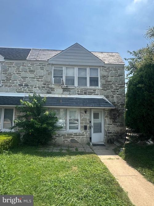 2031 Beyer Ave, PHILADELPHIA, PA, 19115-4704 | Card Image