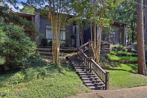 1540 Lakeside Dr, Jackson, MS, 39216-4807 | Card Image