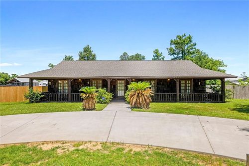 20671 Buns Ln, Springfield, LA, 70462-7657 | Card Image