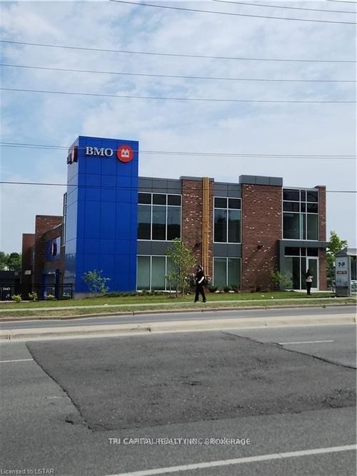 534 Oxford St W, London, ON, N6H1T5 | Card Image