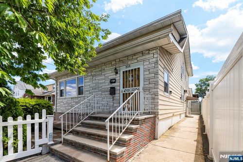 229 Brighton Ave, Belleville, NJ, 07109-3518 | Card Image