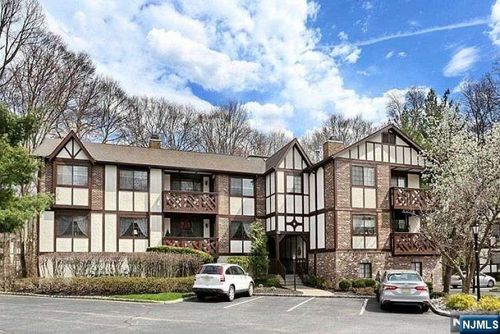 2004 Hawthorne Ln, Mahwah, NJ, 07430-3494 | Card Image