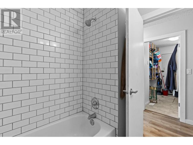 2431 Bering Rd, Home with 2 bedrooms, 1 bathrooms and 5 parking in West Kelowna BC | Image 20