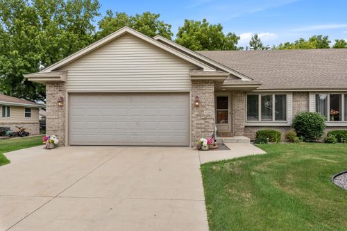 626 W Prospect St, Hartford, WI, 53027-1072 | Card Image