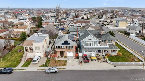 179 California Pl N, Island Park, NY, 11558-1901 | Card Image