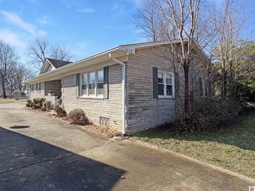 1016 West Broadway, Mayfield, KY, 42066 | Card Image