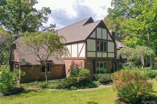 15000 Bishop Rd, Byron, MI, 48418-9525 | Card Image