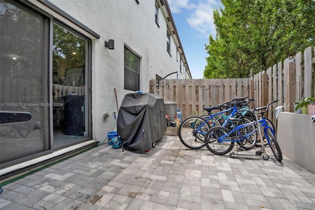 317 - 317 Ne 208th Ter, Townhouse with 3 bedrooms, 3 bathrooms and null parking in Miami FL | Image 26