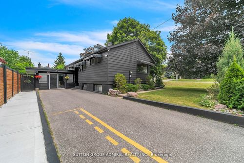 212 St Peter St, Whitby, ON, L1N1J3 | Card Image