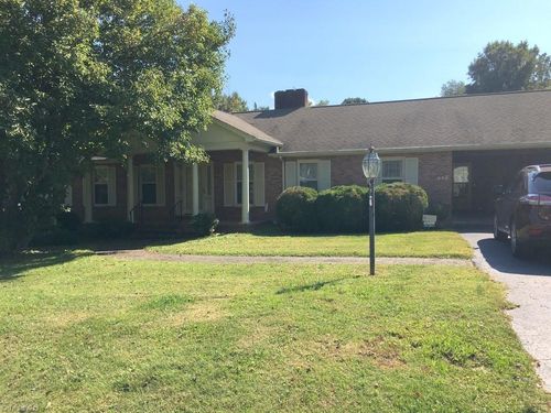 234 Hylton St, Mount Airy, NC, 27030-3014 | Card Image