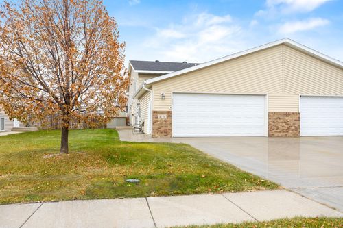 4758 Townsite Pl S, Fargo, ND, 58104-3955 | Card Image