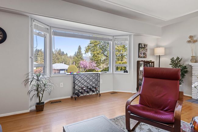 8270 19 Th Avenue, House other with 4 bedrooms, 2 bathrooms and 2 parking in Burnaby BC | Image 8