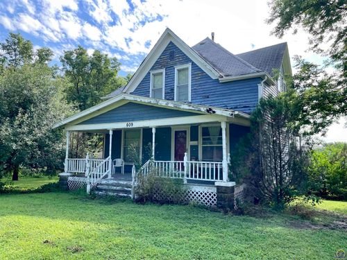 609 Frazier St, Valley Falls, KS, 66088-1116 | Card Image